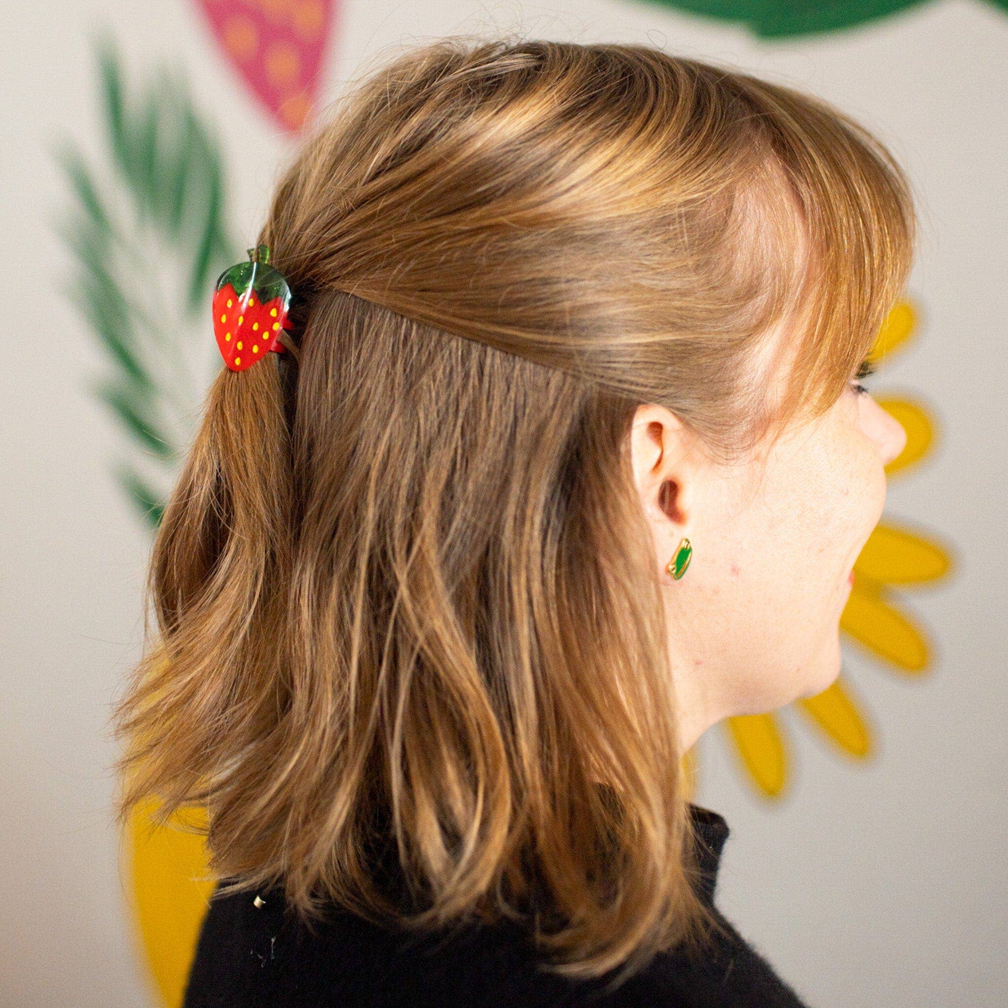 Mini Strawberry Hair Claw – Ruby Press Mercantile display picture 2