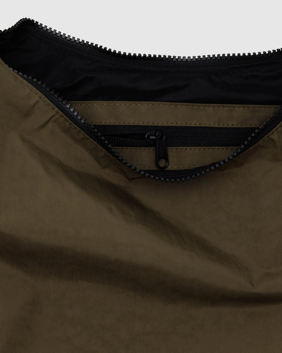 BAGGU Limited Rare & Hard to Find Medium Crescent Crossbody Bag