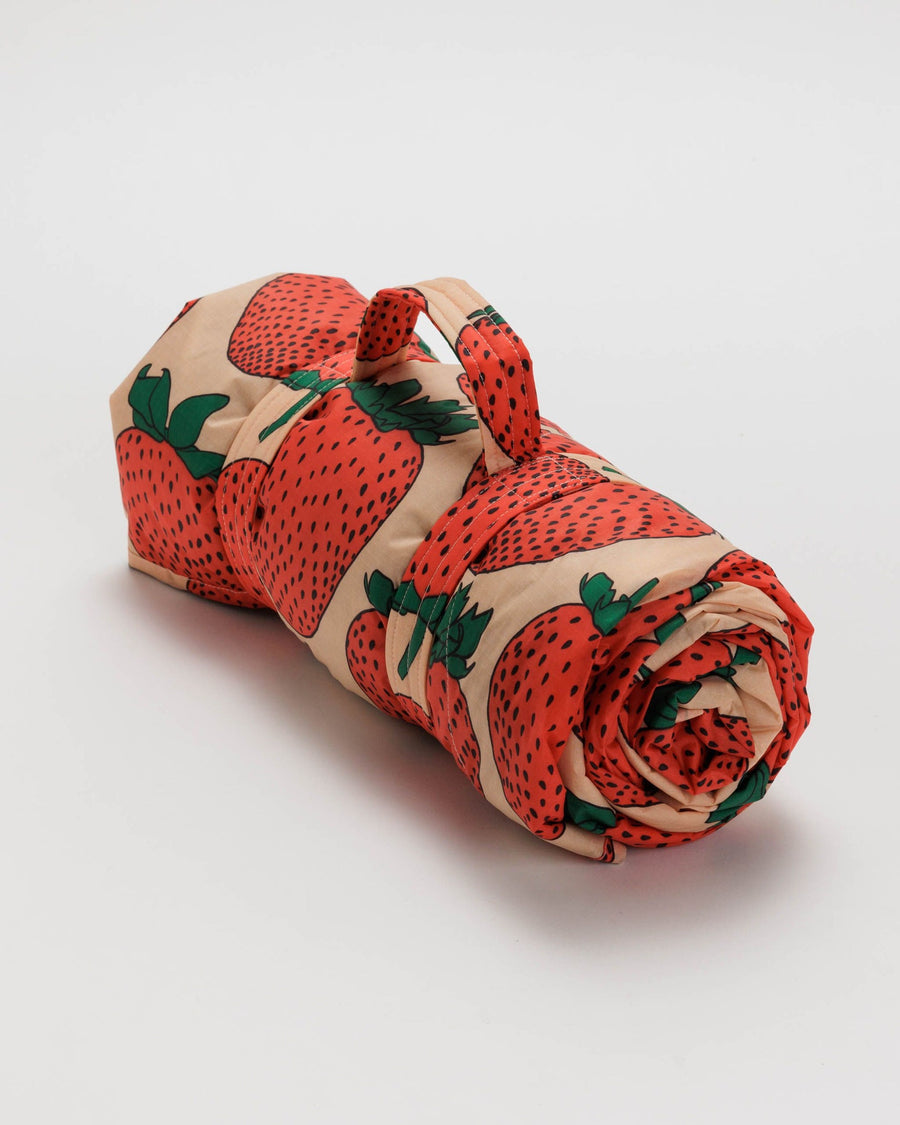 BAGGU Puffy Picnic Blankets