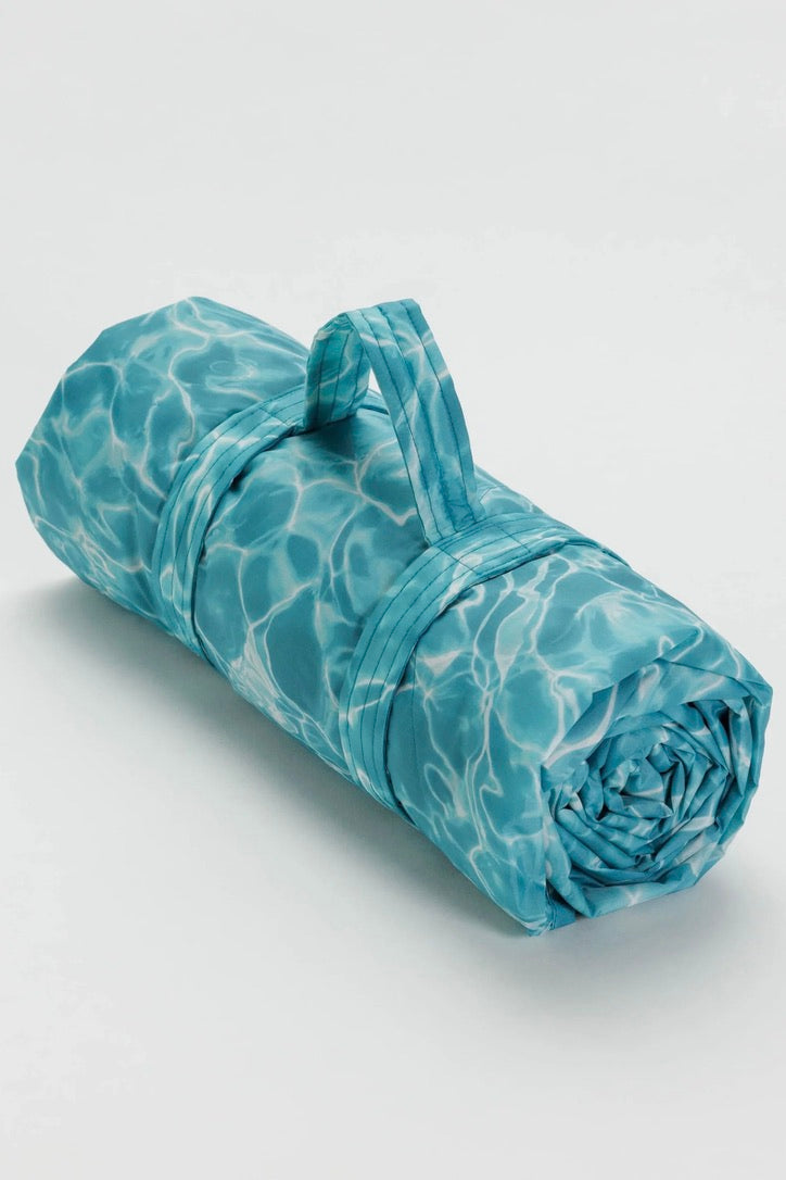 BAGGU Puffy Picnic Blankets