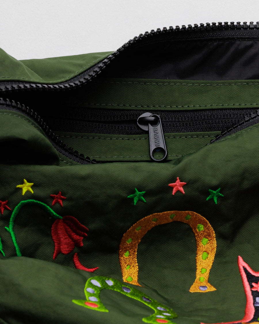 BAGGU Limited Rare & Hard to Find Crescent Crossbody Bag